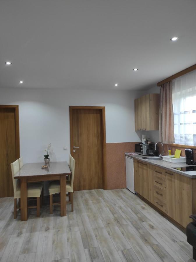 Apartman Jakov Rakovica Exterior foto
